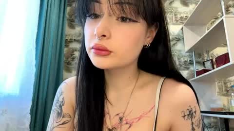 Kiki online show from April 15, 3:19 pm