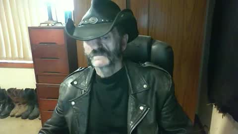 leathergreaser online show from September 9, 10:42 pm