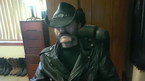 leathergreaser online show from September 24, 1:09 am