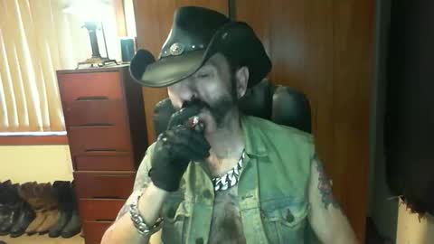 leathergreaser online show from December 17, 8:26 pm