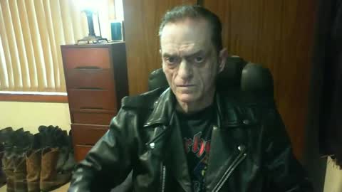 Snapshot of leathergreaser chatting on June 16, 10:12 pm leathergreaser online show from June 16, 10:12 pm