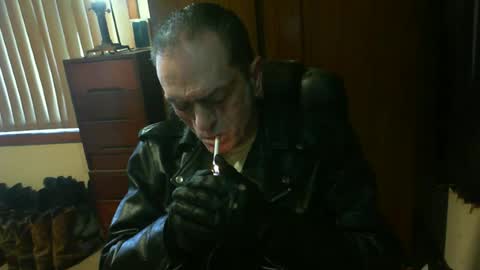 Snapshot of leathergreaser chatting on June 22, 12:56 am leathergreaser online show from June 22, 12:56 am