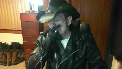 Snapshot of leathergreaser chatting on July 7, 7:29 pm leathergreaser online show from July 7, 7:29 pm