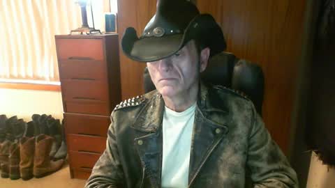 Snapshot of leathergreaser chatting on July 9, 6:06 am leathergreaser online show from July 9, 6:06 am