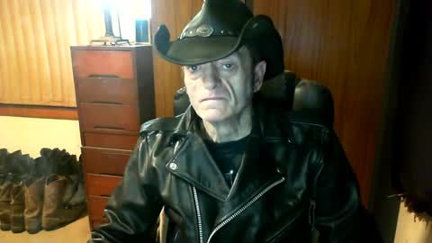 Snapshot of leathergreaser chatting on July 9, 8:02 pm leathergreaser online show from July 9, 8:02 pm