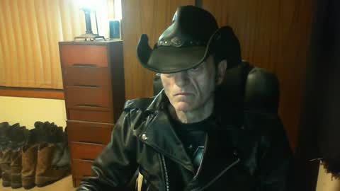 Snapshot of leathergreaser chatting on July 10, 8:07 am leathergreaser online show from July 10, 8:07 am