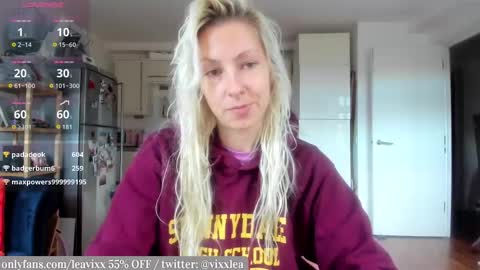 Snapshot of leavixx chatting on November 4, 3:11 pm LeaVixx online show from November 4, 3:11 pm