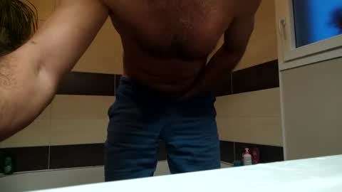 Snapshot of lebrun1985 chatting on September 10, 5:18 am lebrun1985 online show from September 10, 5:18 am