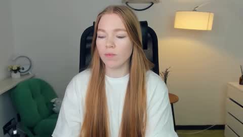 Lilly online show from November 23, 9:36 pm