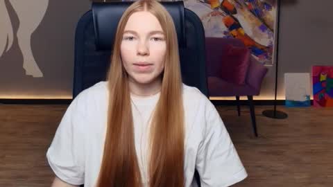 Snapshot of ledacopus chatting on December 13, 7:53 pm Lilly online show from December 13, 7:53 pm