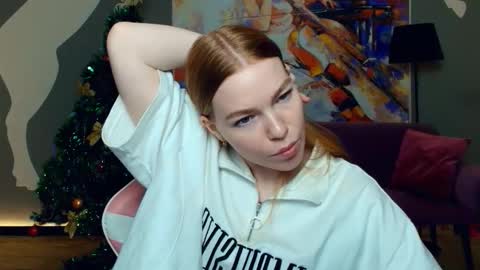 Snapshot of ledacopus chatting on January 7, 8:33 pm Lilly online show from January 7, 8:33 pm