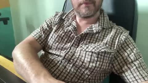 lee_8891 online show from August 4, 7:55 am