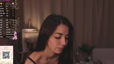 Jasmine online show from April 12, 7:30 pm