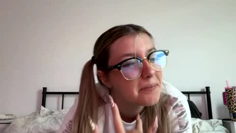 leeannerose online show from May 24, 8:25 pm