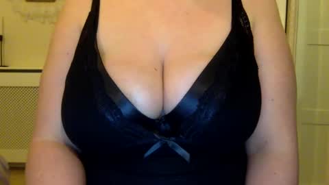 Snapshot of leelamae chatting on January 21, 8:43 pm Leela Mae online show from January 21, 8:43 pm