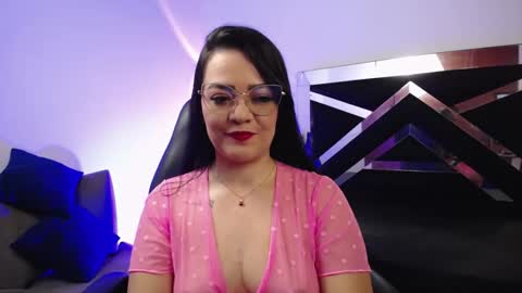 Snapshot of leelufox chatting on October 18, 4:15 am Leelu online show from October 18, 4:15 am