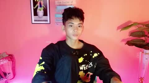leemoreno18 online show from October 19, 6:08 pm