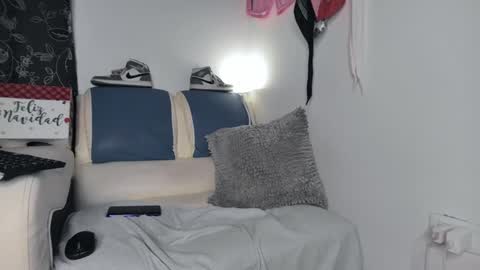 leenar_key online show from January 31, 11:24 pm