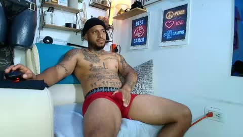 Snapshot of leenar_key chatting on May 28, 12:02 pm leenar_key online show from May 28, 12:02 pm