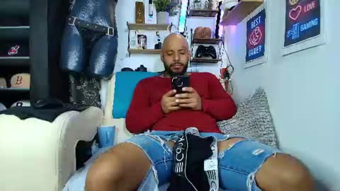 Snapshot of leenar_key chatting on July 5, 10:33 am leenar_key online show from July 5, 10:33 am