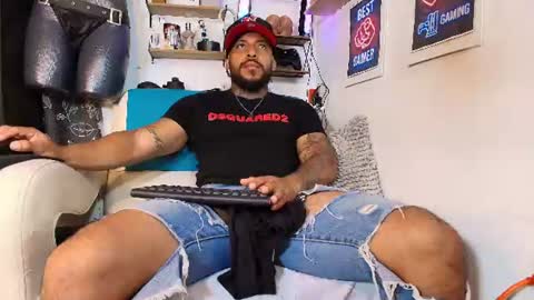 Snapshot of leenar_key chatting on July 5, 10:39 pm leenar_key online show from July 5, 10:39 pm