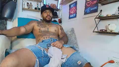 Snapshot of leenar_key chatting on July 25, 12:09 am leenar_key online show from July 25, 12:09 am