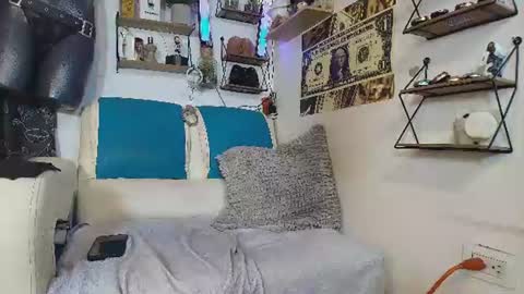 Snapshot of leenar_key chatting on July 30, 2:10 am leenar_key online show from July 30, 2:10 am