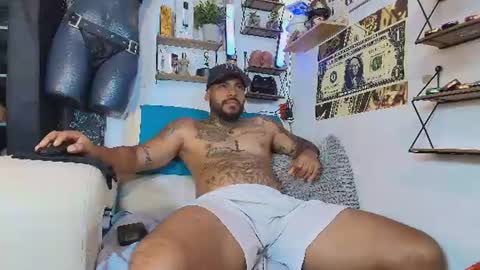 Snapshot of leenar_key chatting on July 31, 1:27 am leenar_key online show from July 31, 1:27 am