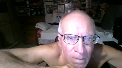 Snapshot of leezamm1132 chatting on May 9, 12:16 am leezamm1132 online show from May 9, 12:16 am