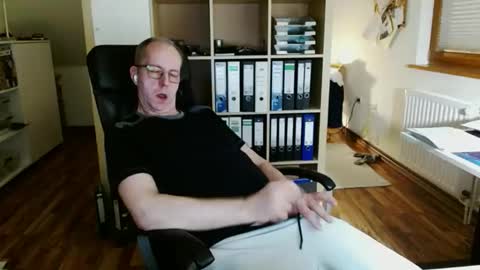 Dave online show from April 14, 9:43 pm