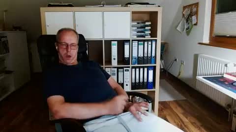 Snapshot of lefti27 chatting on June 11, 10:52 pm Dave online show from June 11, 10:52 pm