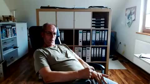 Snapshot of lefti27 chatting on June 22, 3:20 pm Dave online show from June 22, 3:20 pm