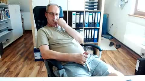 Snapshot of lefti27 chatting on June 23, 3:43 pm Dave online show from June 23, 3:43 pm