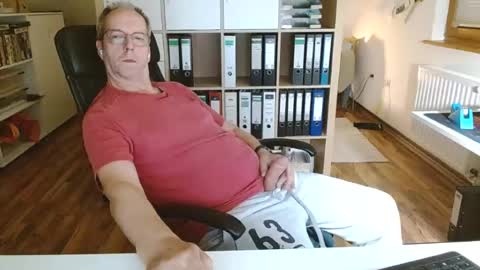 Snapshot of lefti27 chatting on July 22, 9:39 pm Dave online show from July 22, 9:39 pm