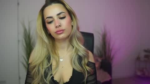 LegallyBlonde18 online show from April 10, 12:54 pm