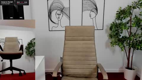 Snapshot of legswattitude chatting on February 10, 12:50 pm Elle online show from February 10, 12:50 pm