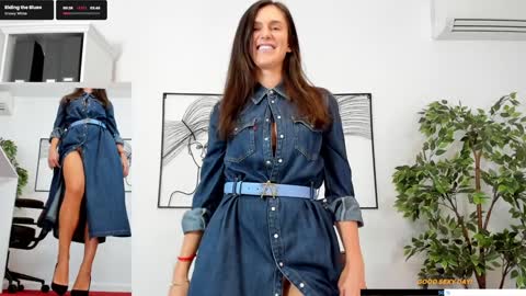 Snapshot of legswattitude chatting on March 12, 11:53 am Elle online show from March 12, 11:53 am