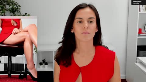 Snapshot of legswattitude chatting on September 22, 10:17 am Elle online show from September 22, 10:17 am