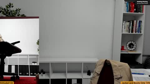 Snapshot of legswattitude chatting on October 1, 5:30 pm Elle online show from October 1, 5:30 pm