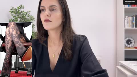 Snapshot of legswattitude chatting on November 11, 3:23 pm Elle online show from November 11, 3:23 pm