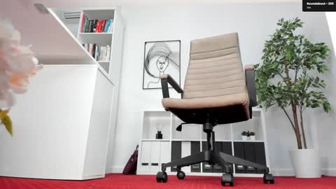 Elle  online show from December 19, 3:19 pm