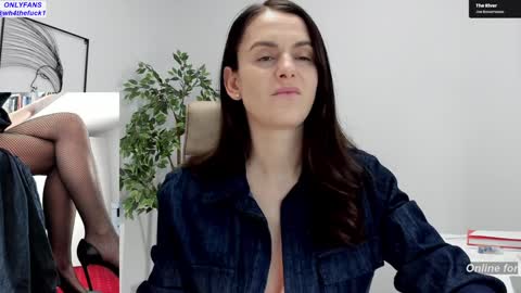 Elle  online show from February 25, 12:48 pm