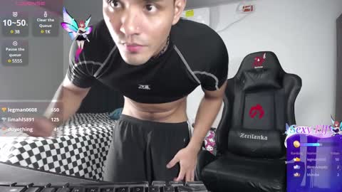 Snapshot of lei_77 chatting on December 10, 12:39 am Lei online show from December 10, 12:39 am