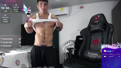 Snapshot of lei_77 chatting on December 19, 2:01 am Lei online show from December 19, 2:01 am