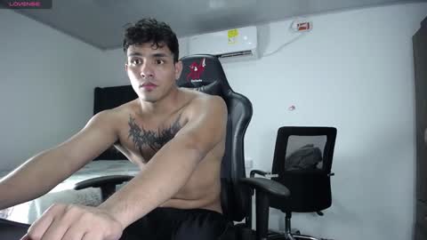 Snapshot of lei_77 chatting on December 24, 9:55 pm Lei online show from December 24, 9:55 pm