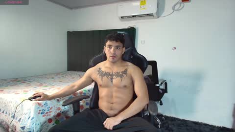 Snapshot of lei_77 chatting on January 12, 8:47 pm Lei online show from January 12, 8:47 pm