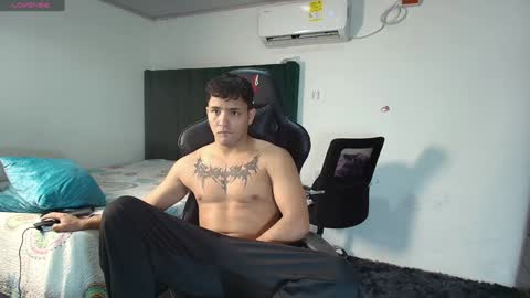 Snapshot of lei_77 chatting on January 19, 9:23 pm Lei online show from January 19, 9:23 pm