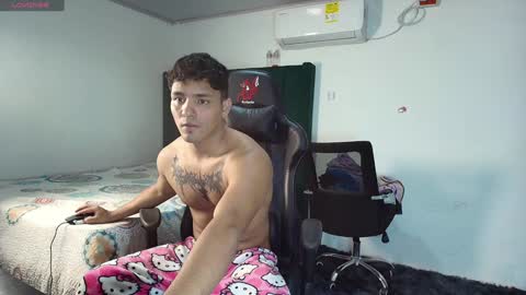 Snapshot of lei_77 chatting on February 2, 6:31 pm Lei online show from February 2, 6:31 pm