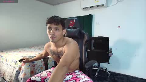 Snapshot of lei_77 chatting on February 15, 9:48 pm Lei online show from February 15, 9:48 pm