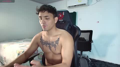 Snapshot of lei_77 chatting on February 16, 8:55 pm Lei online show from February 16, 8:55 pm